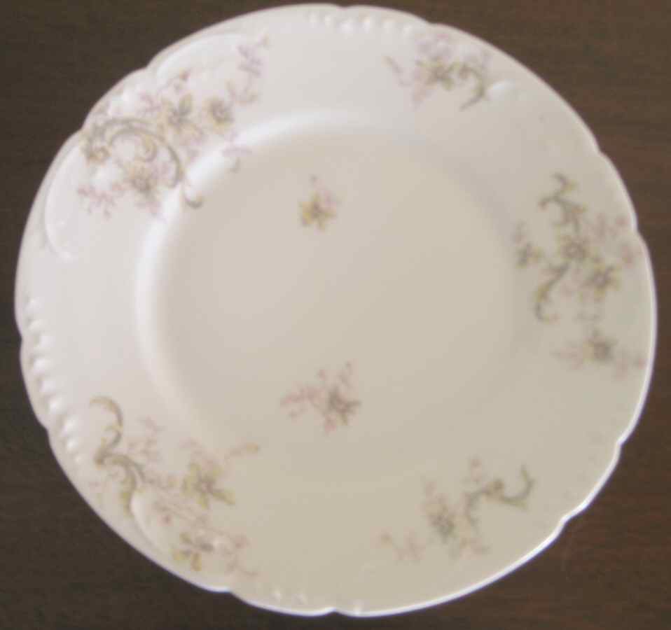 Schleiger 143d Dinner Plate by Haviland-1