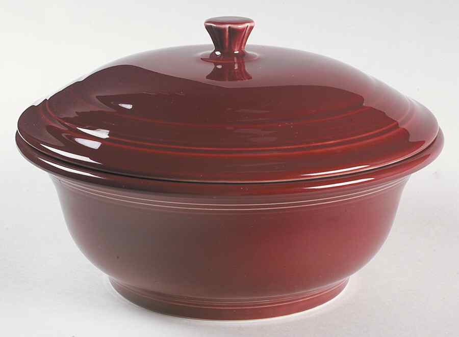 Fiesta Cinnabar (Intro 2000) 2 Qt Round Covered Casserole (MB 9 Base) by Homer Laughlin -1