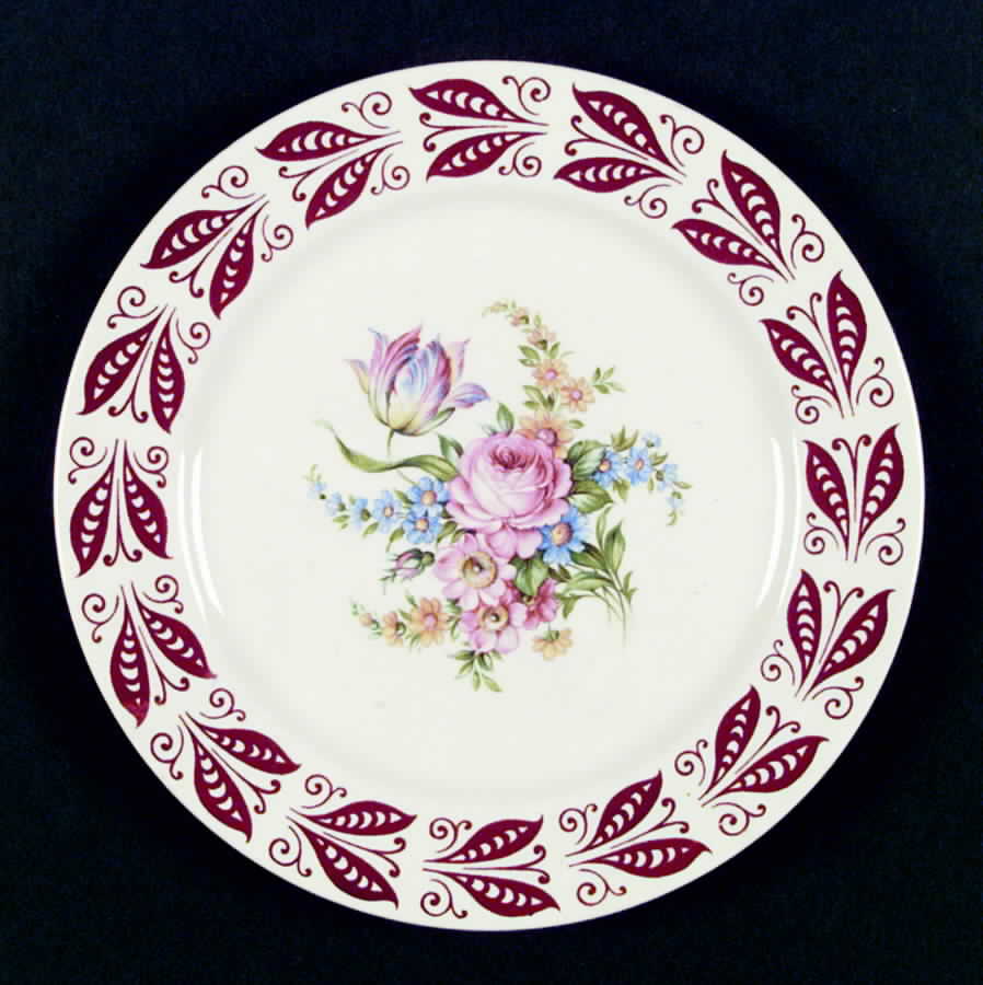R3453a Dinner Plate by Homer Laughlin -1
