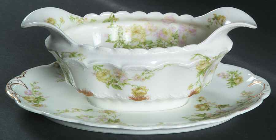 Schleiger 261o Gravy Boat with Attached Underplate by Haviland-1