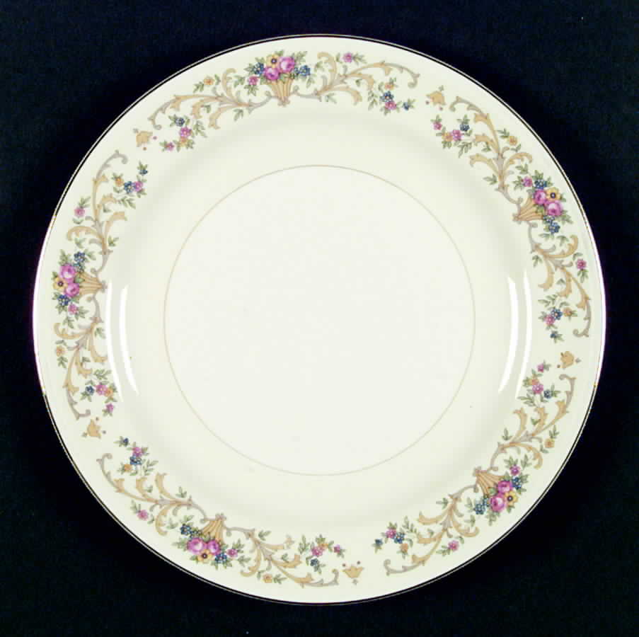 R3361a Dinner Plate by Homer Laughlin -1