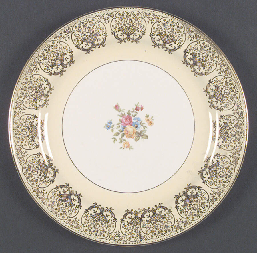 HLC1395 Dinner Plate by Homer Laughlin -1