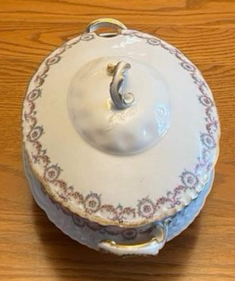 Schleiger 330c Tureen &  Lid by Haviland-1