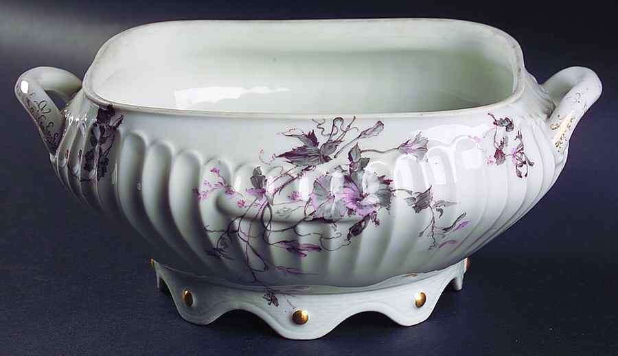Schleiger 1152-5 Tureen No Lid by Haviland-1