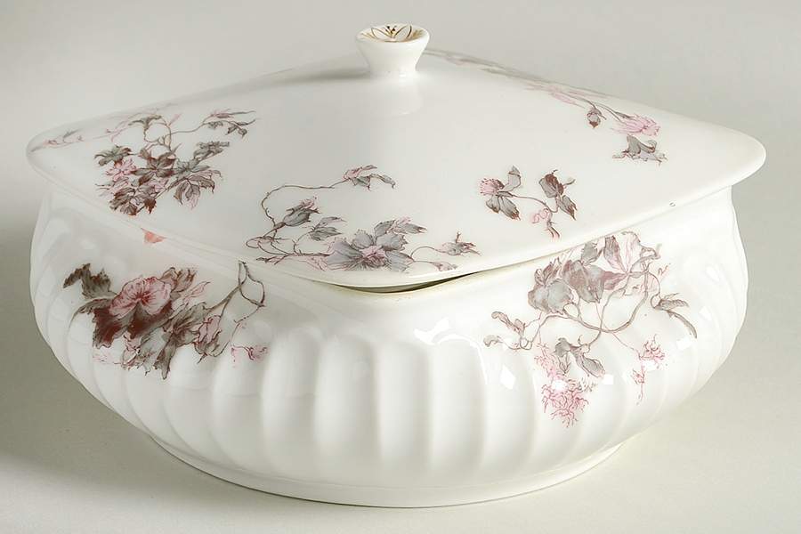 Schleiger 1152-5 Sugar Bowl & Lid by Haviland-1