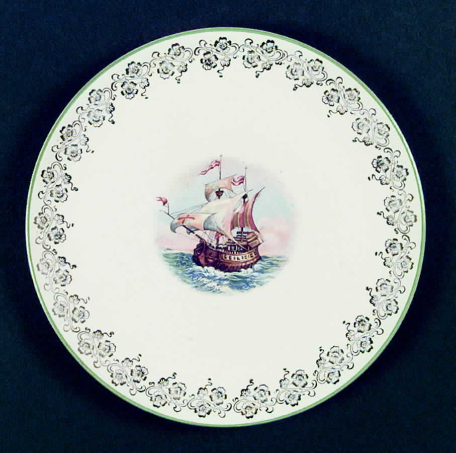 MAJ4 Cake Plate by Homer Laughlin -1