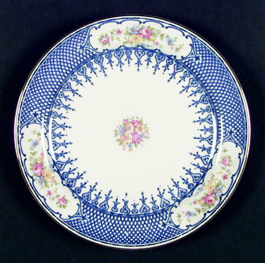 B1307 (Blue, Squiggly Verge) Dinner Plate by Homer Laughlin -1