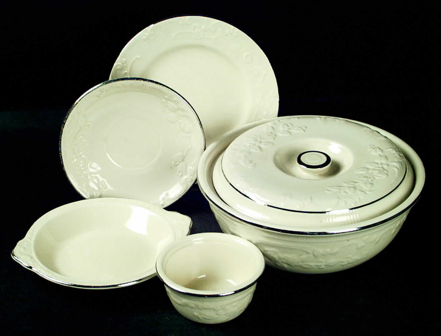 Ovenserve Platinum Trim Saucer by Homer Laughlin -1
