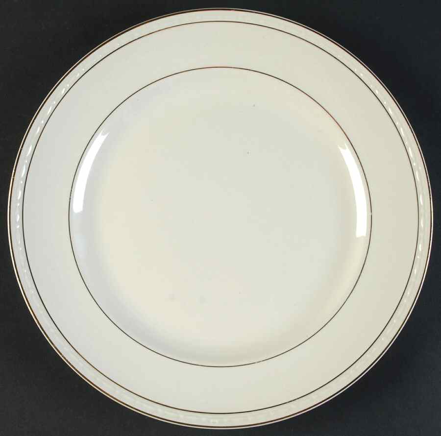 G3343 Luncheon Plate by Homer Laughlin -1