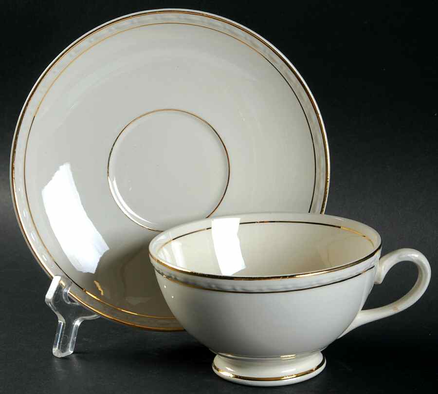 G3343 Footed Cup & Saucer Set by Homer Laughlin -1