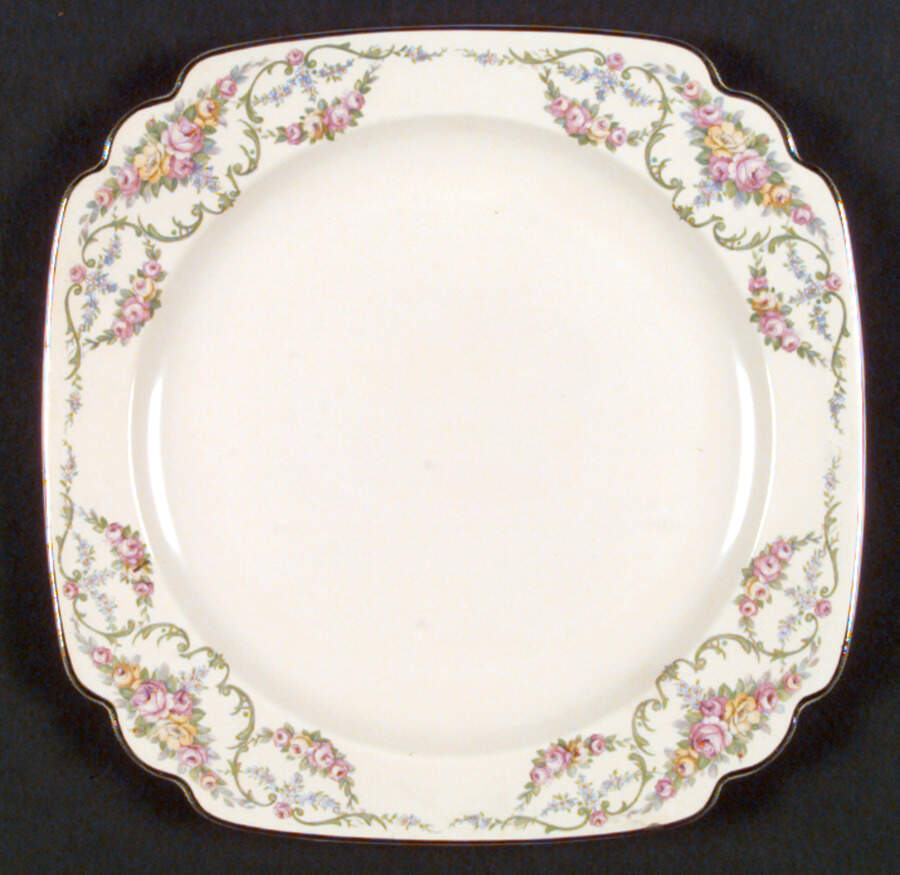 C116 Dinner Plate by Homer Laughlin -1