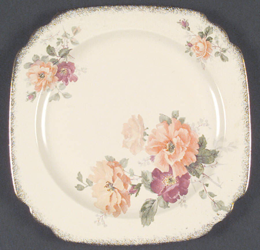 C129 Dinner Plate by Homer Laughlin -1