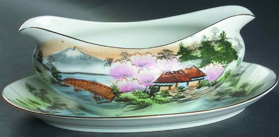 HYA7 Gravy Boat with Attached Underplate by Hayasi-1