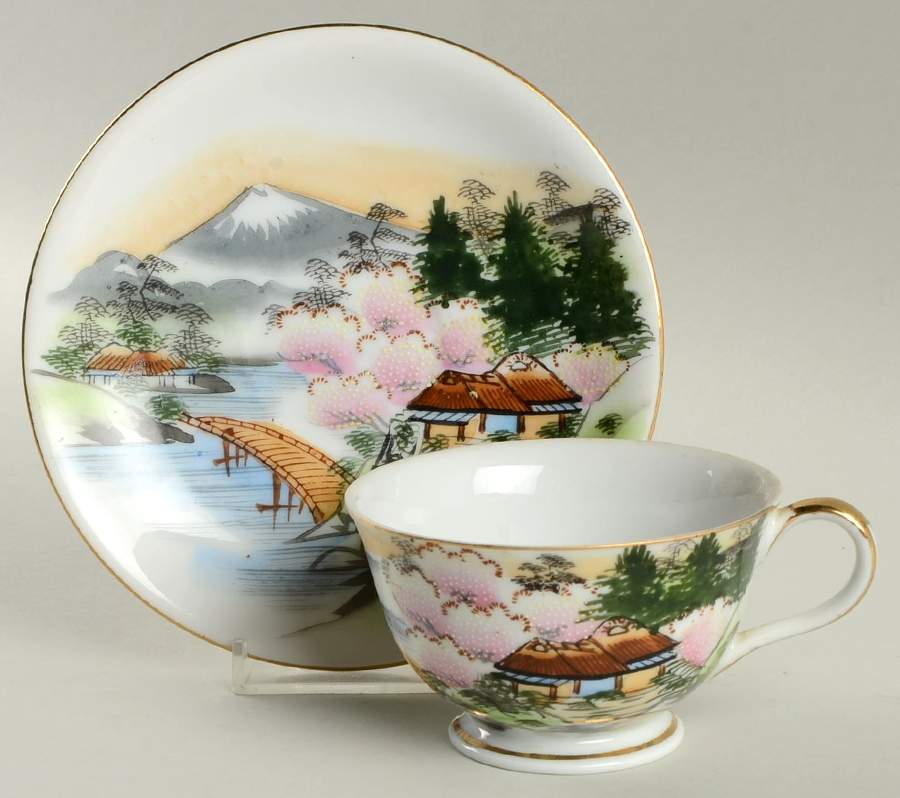 HYA7 Footed Cup & Saucer Set by Hayasi-1
