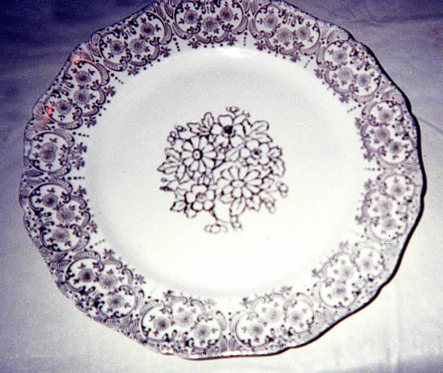 HRL2 Dinner Plate by Heirloom-1