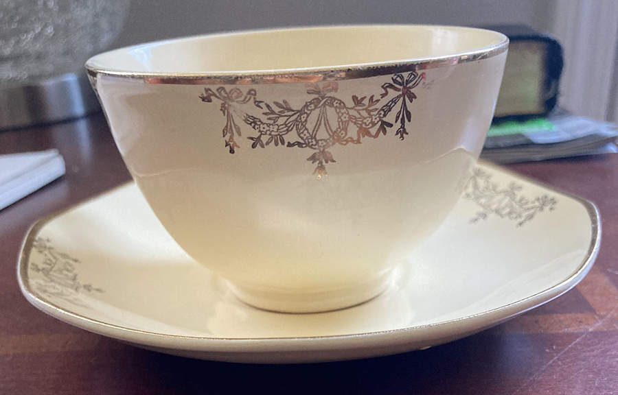 CAC84 Footed Cup & Saucer Set by Homer Laughlin -1
