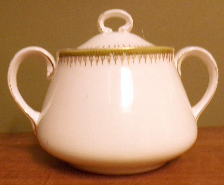 N552 Sugar Bowl & Lid by Homer Laughlin -1