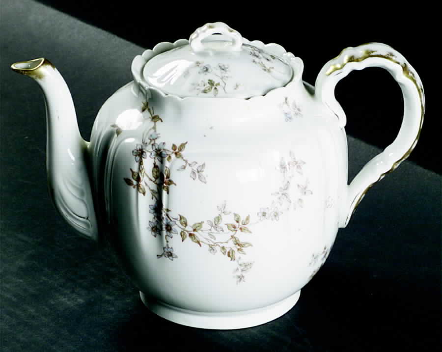 Schleiger 464l Teapot & Lid by Haviland-1