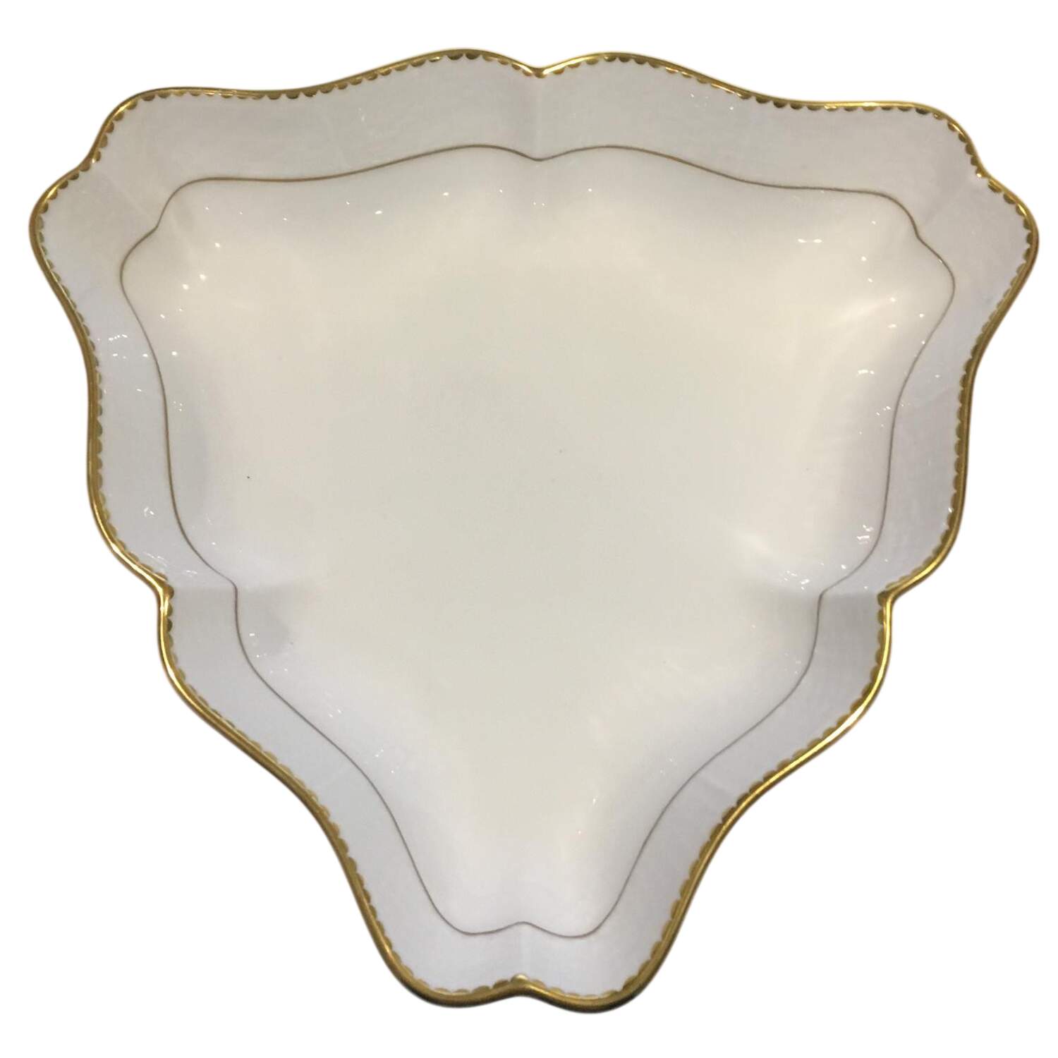 HER26 Triangular Vegetable Bowl by Herend-1