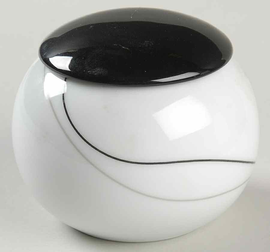 Threads Sugar Bowl & Lid by Daniel Hechter-1