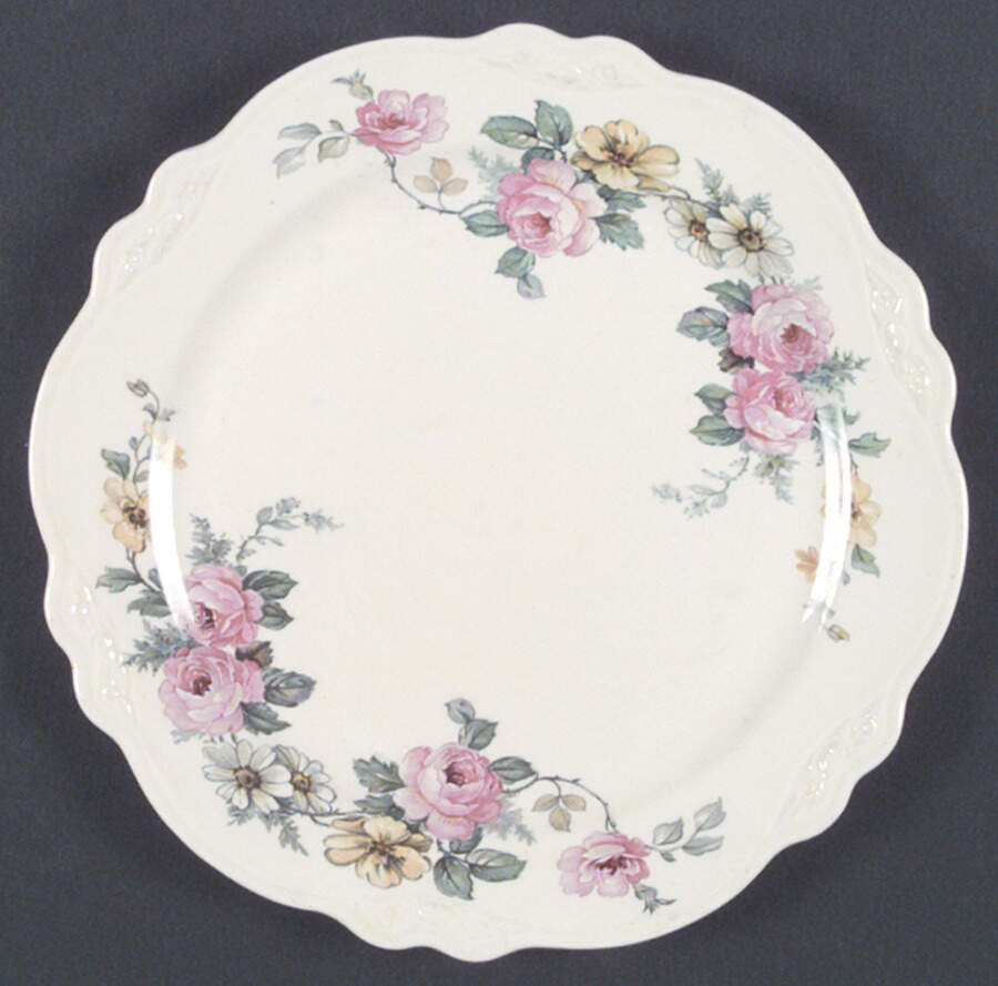 HLC1962 Dinner Plate by Homer Laughlin -1