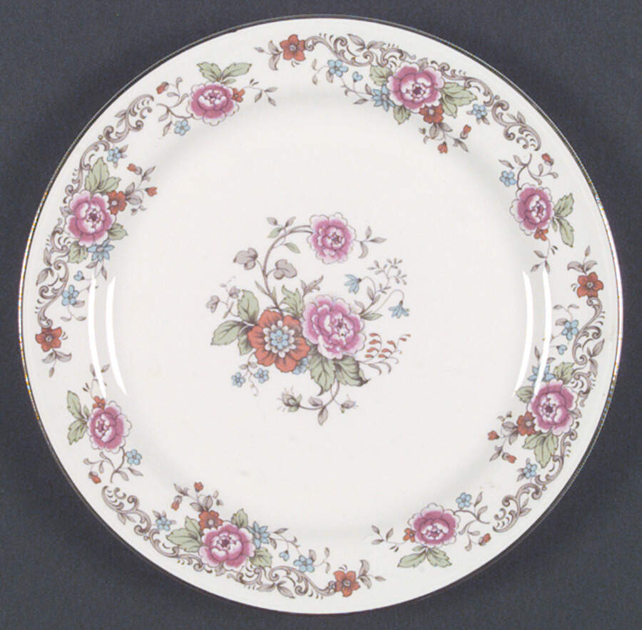 N419 Dinner Plate by Homer Laughlin -1