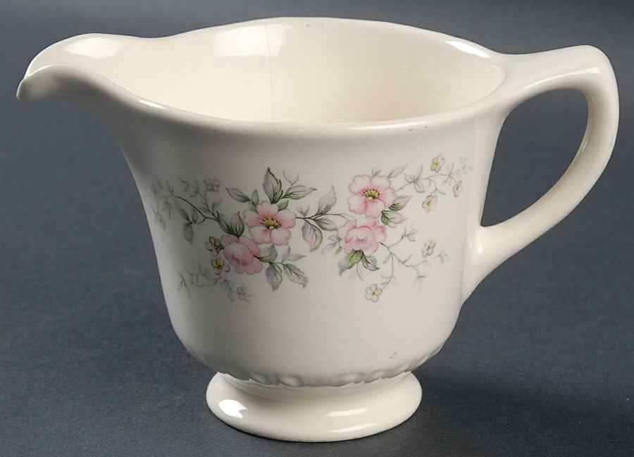 W442 Creamer by Homer Laughlin -1