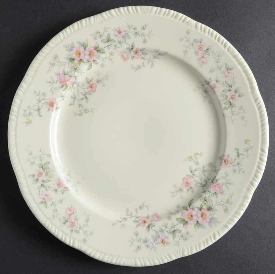 W442 Luncheon Plate by Homer Laughlin -1