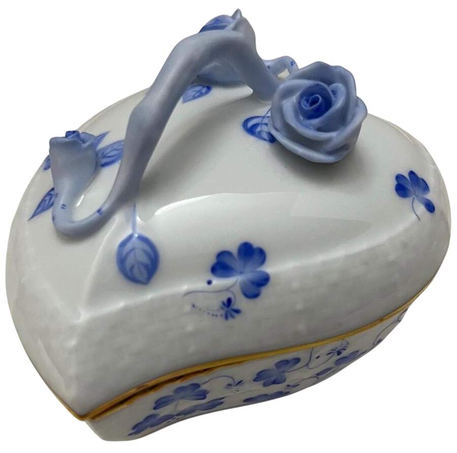 Rachael (Newer) 3" Heart Shape Bon Bon & Lid by Herend-1