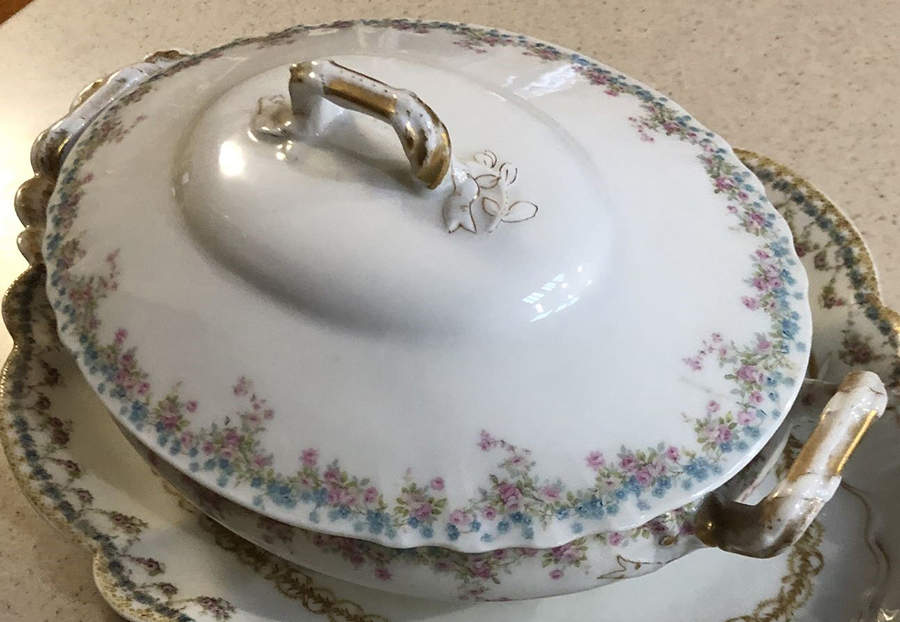 Schleiger 610 Oval Covered Vegetable by Haviland-1