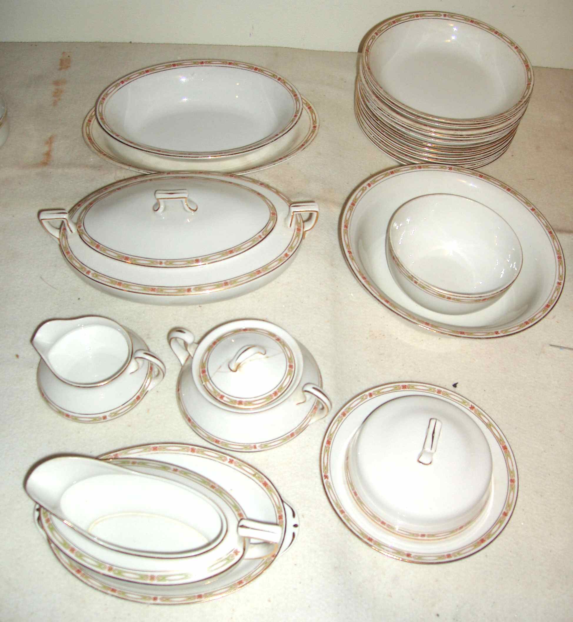 HLC2015 Oval Covered Vegetable by Homer Laughlin -1