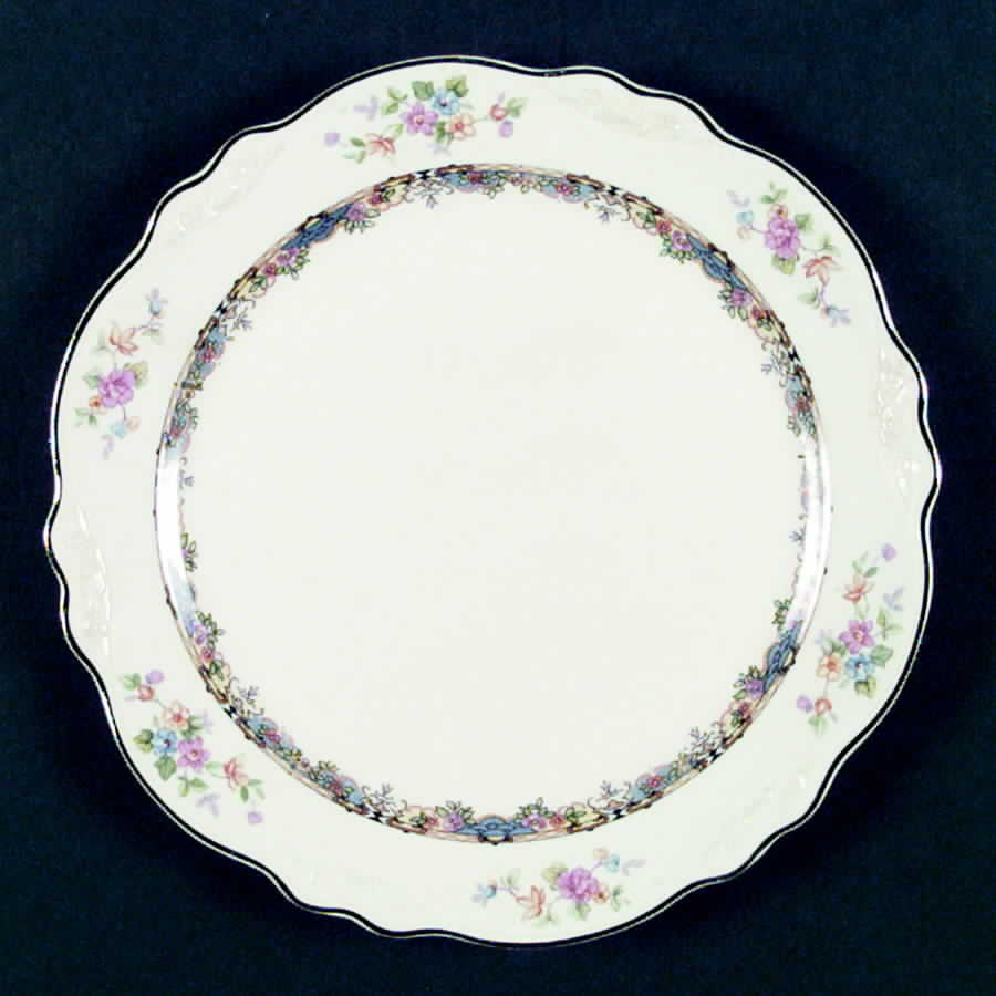 VR138 Dinner Plate by Homer Laughlin -1