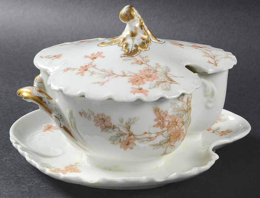 Schleiger 657 Gravy Boat w/Attached Underplate & Lid by Haviland-1