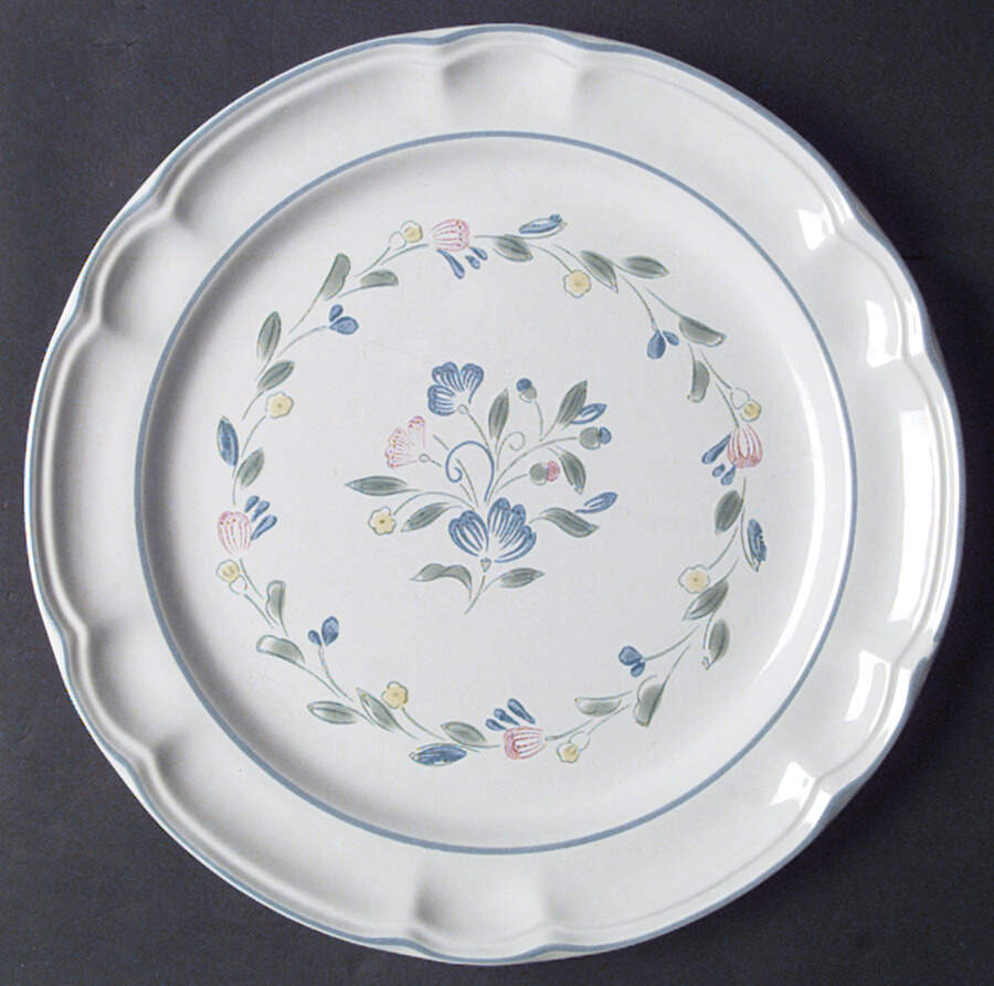 Floral Expressions (Japan, Floral Center) Dinner Plate by Hearthside-1