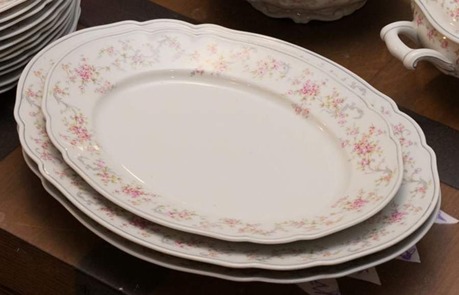 HUT888 12" Oval Serving Platter by Hutschenreuther-1