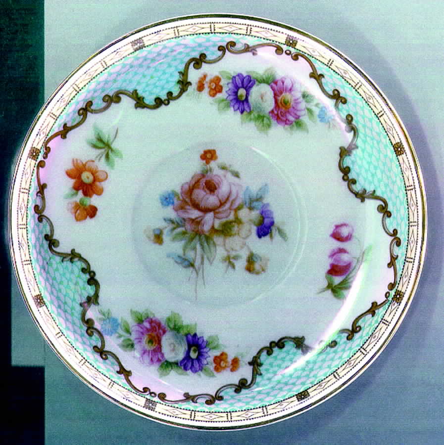 HUT889 Saucer by Hutschenreuther-1