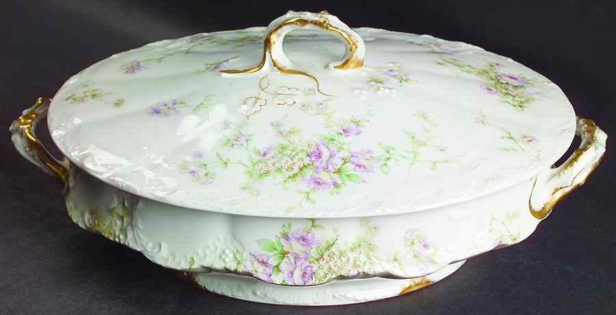 Schleiger 840g Oval Covered Vegetable by Haviland-1
