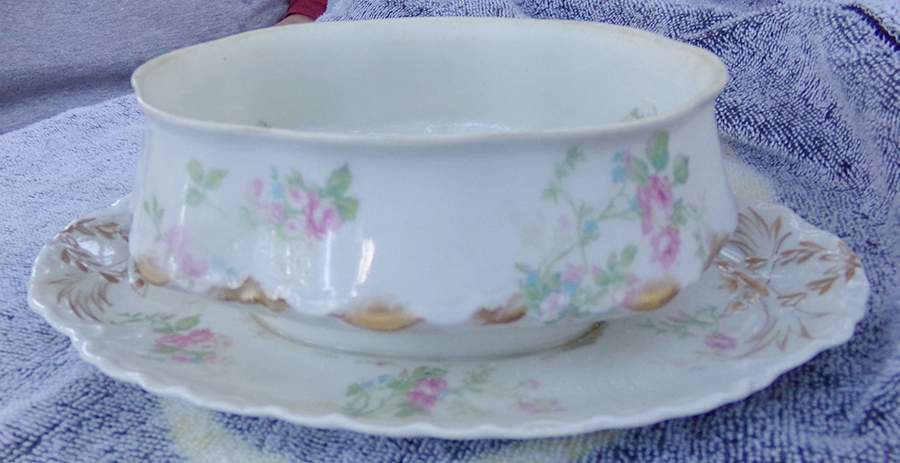 Schleiger 681a Gravy Boat w/Attached Underplate No Lid by Haviland-1
