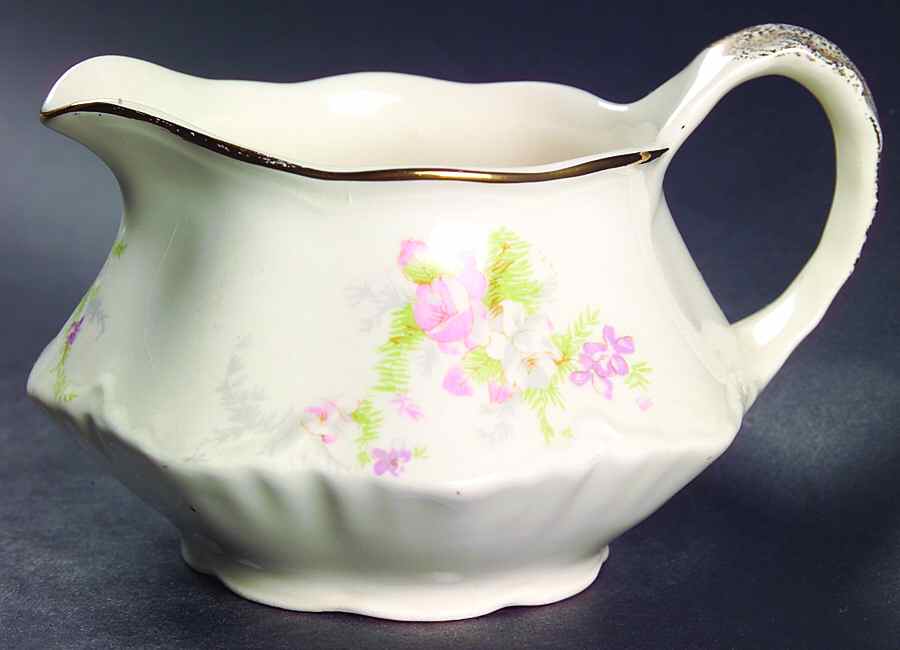 Calais Creamer by Homer Laughlin -1