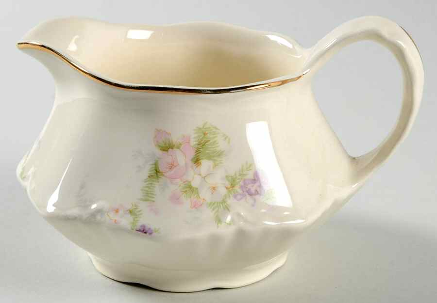 Calais Creamer by Homer Laughlin -1