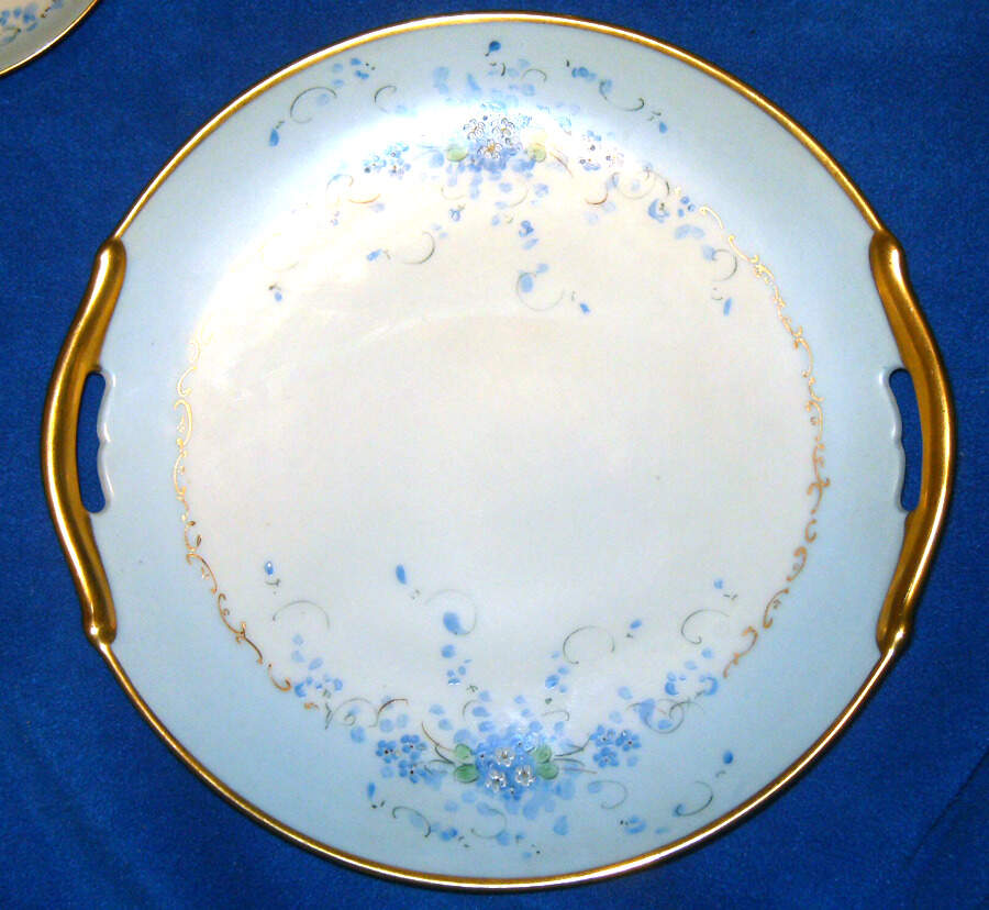HUT869 Handled Cake Plate by Hutschenreuther-1