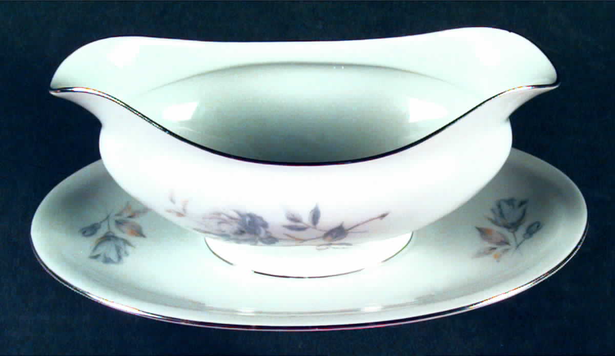 04130 Gravy Boat with Attached Underplate by Hutschenreuther-1