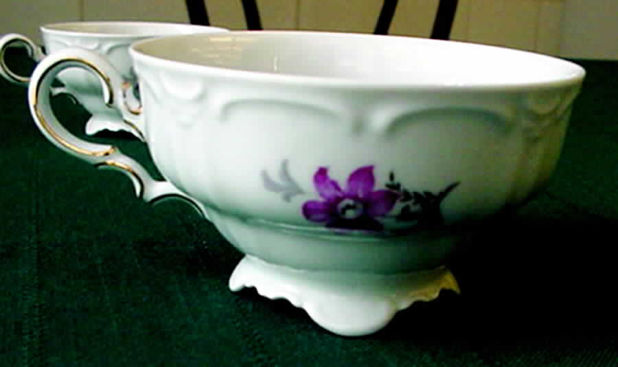 01983 (Sylvia Shape) Footed Cup by Hutschenreuther-1