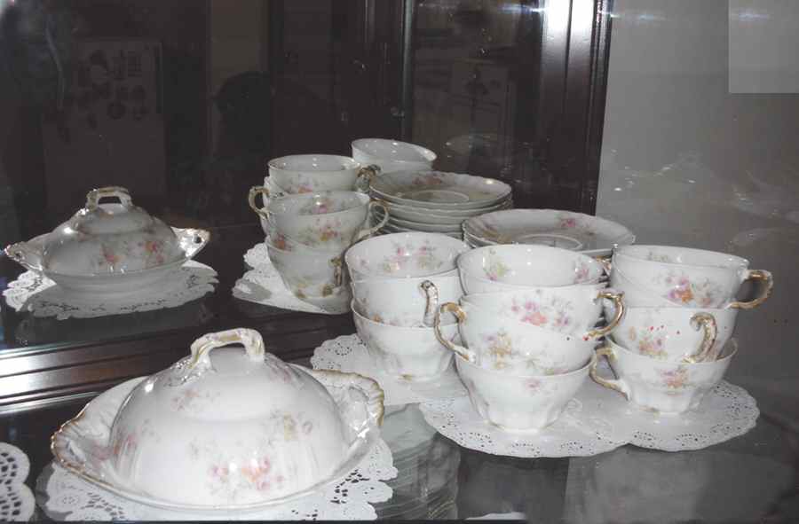 Schleiger 838a Round Covered Butter by Haviland-1