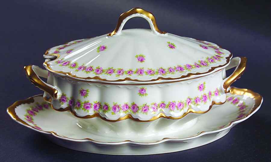Schleiger 873a Gravy Boat w/Attached Underplate & Lid by Haviland-1