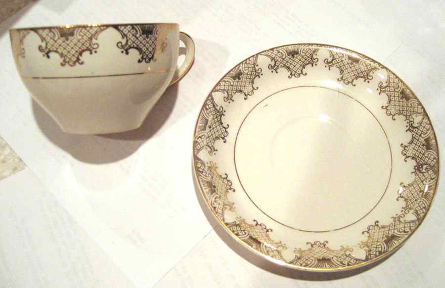 HLC2028 Flat Cup & Saucer Set by Homer Laughlin -1