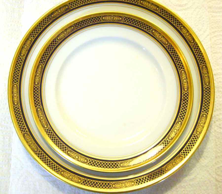 HUT902 Salad Plate by Hutschenreuther-1