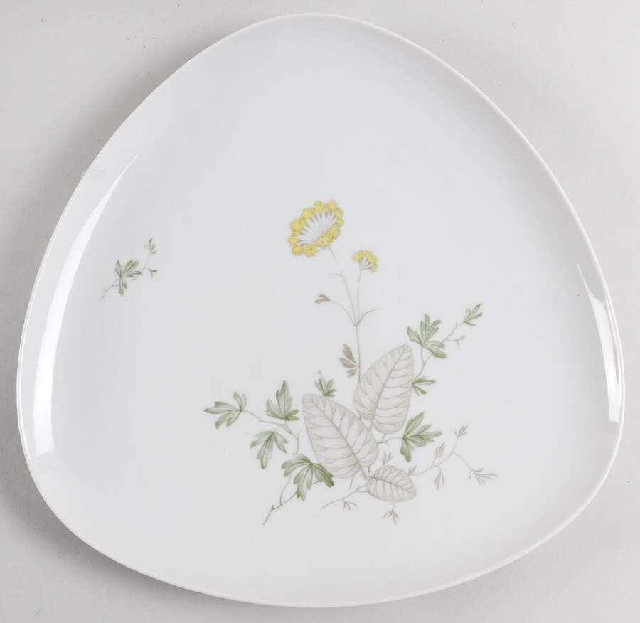 HUT905 12" Triangular Serving Platter by Hutschenreuther-1