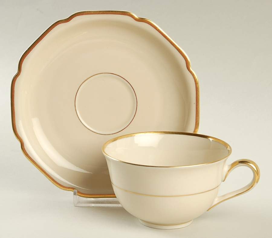 HC546(CREAM) Flat Cup & Saucer Set by Heinrich - H&C-1