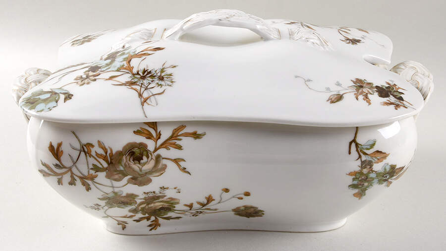 Schleiger 1154i Rectangular Tureen & Lid by Haviland-1